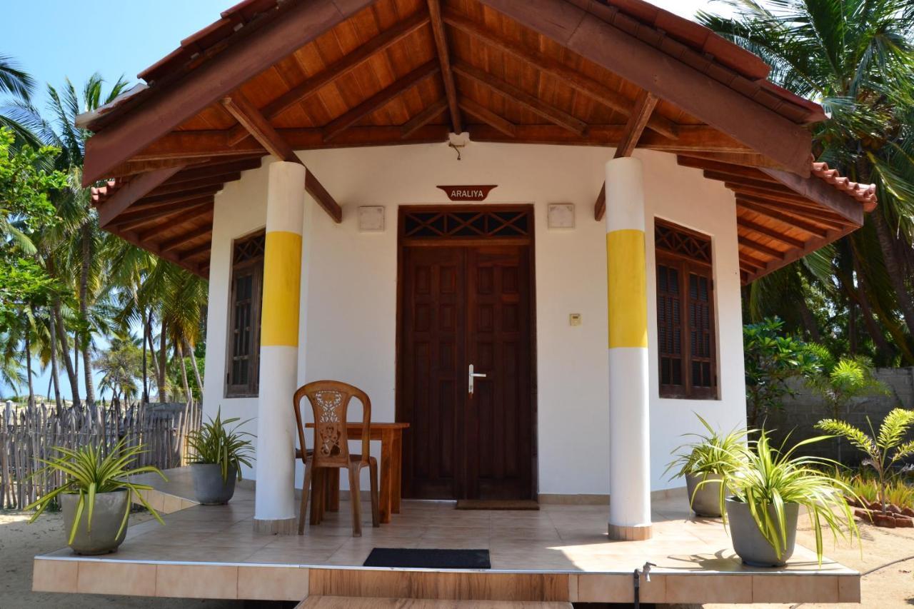 Nirukthie Beach Resort & Restaurant Kalpitiya Exterior photo